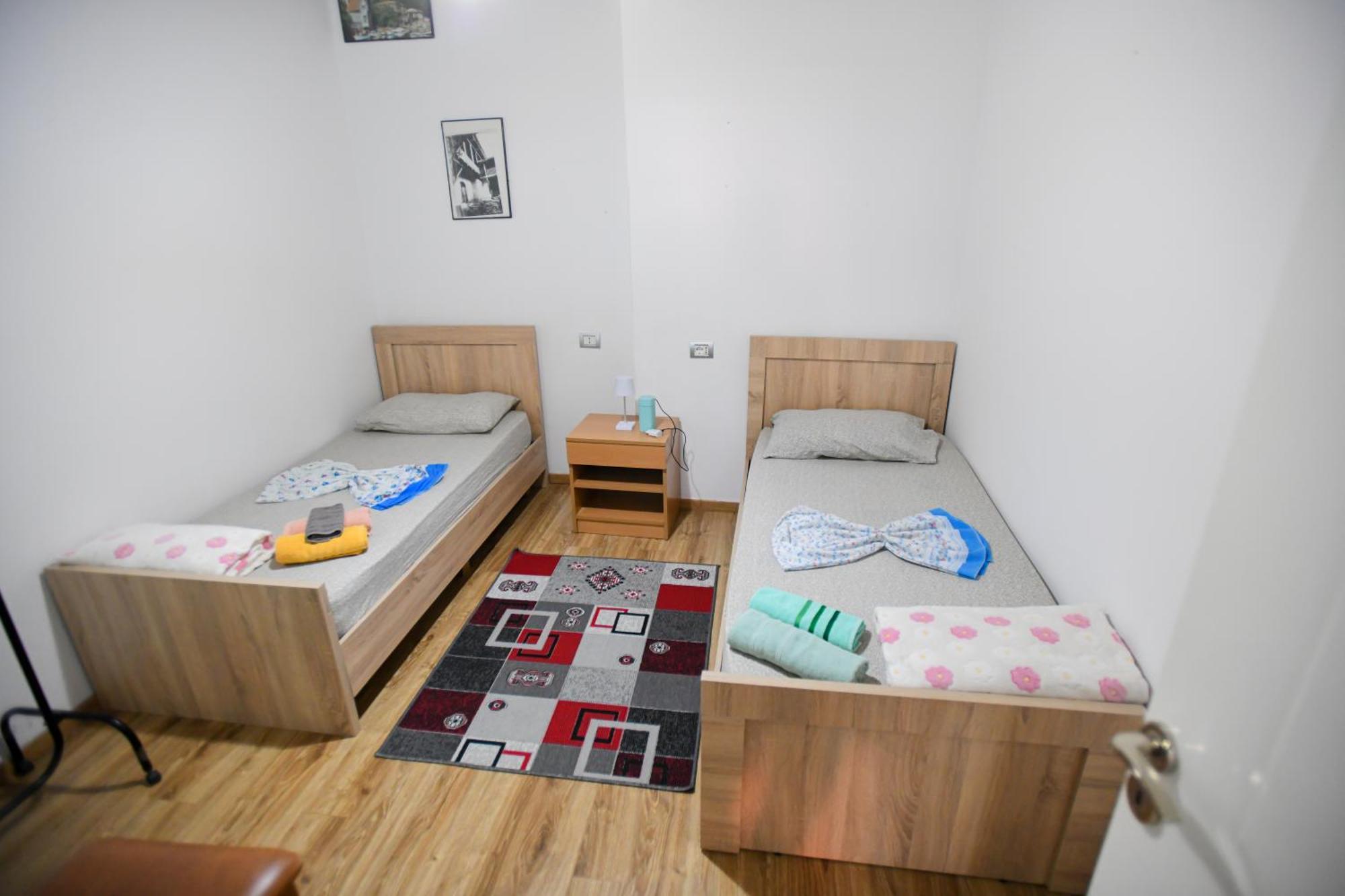 Guest House Flowers Berat Bagian luar foto
