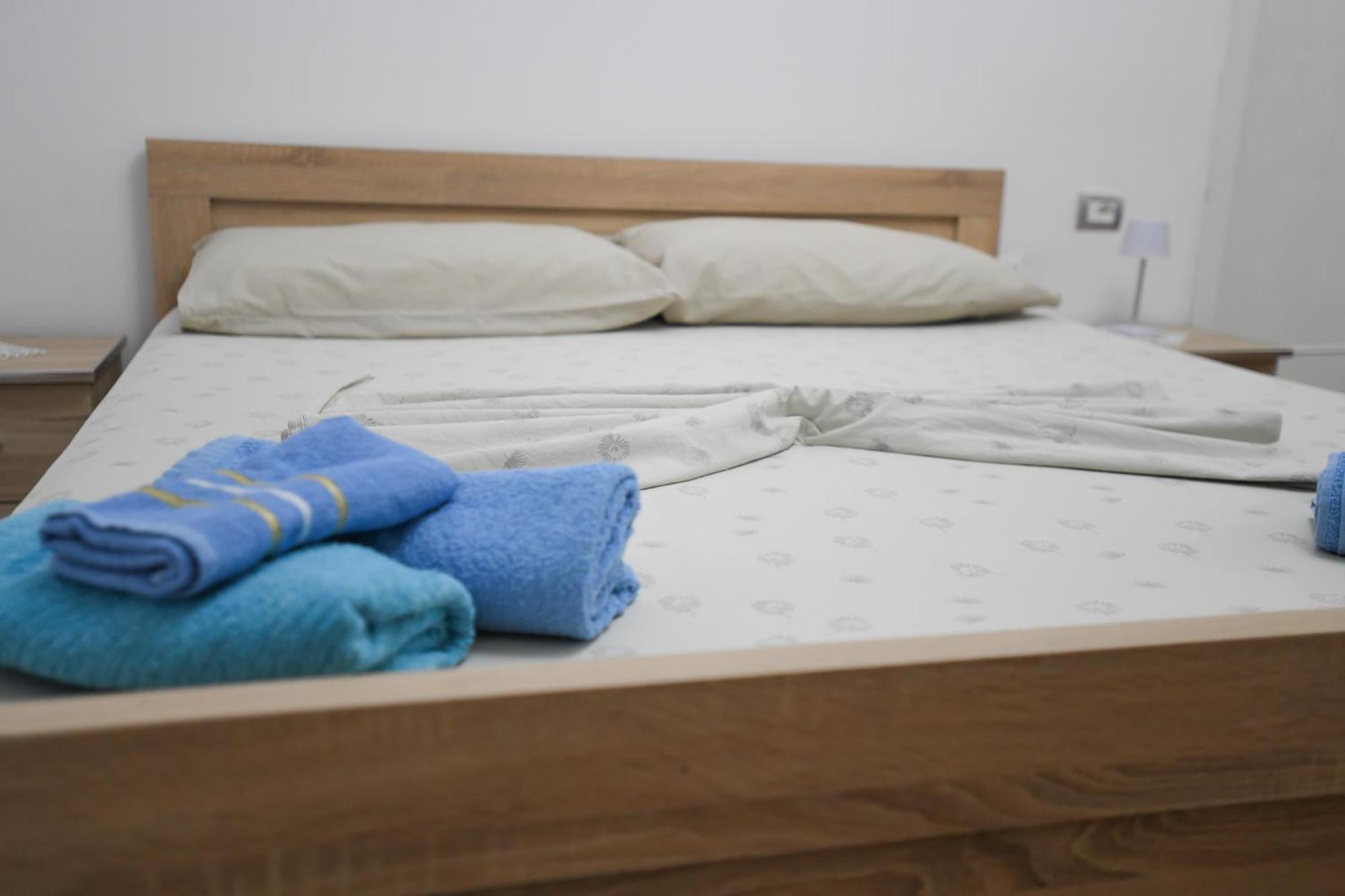 Guest House Flowers Berat Bagian luar foto